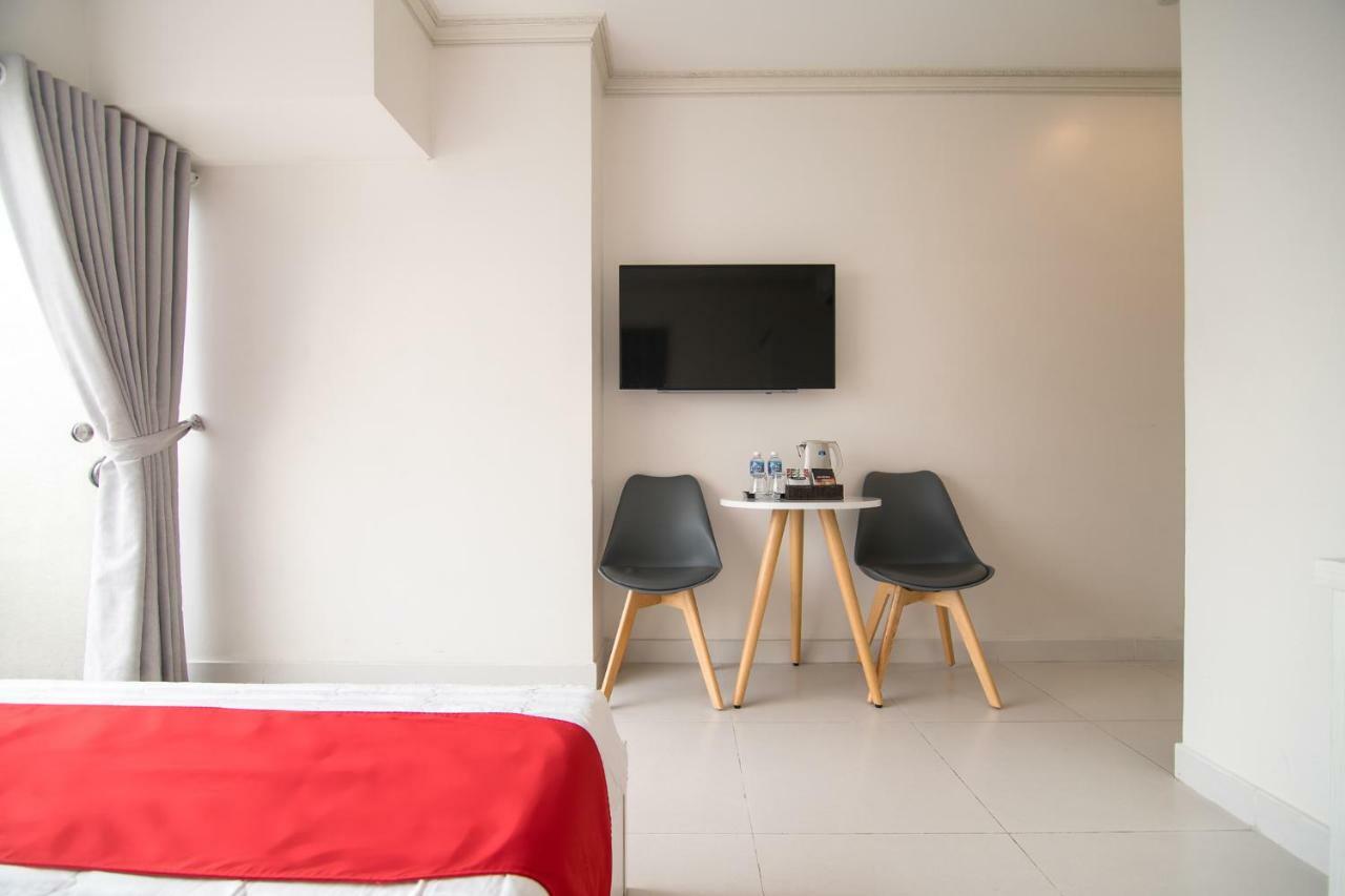 Bin Bin Hotel 4 - Near Sunrise City D7 Ho Chi Minh-stad Buitenkant foto