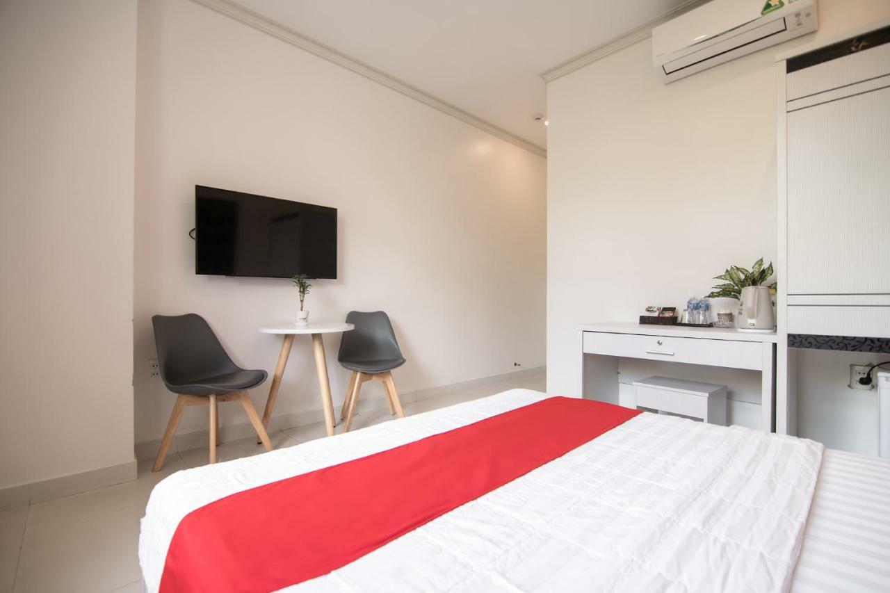 Bin Bin Hotel 4 - Near Sunrise City D7 Ho Chi Minh-stad Buitenkant foto
