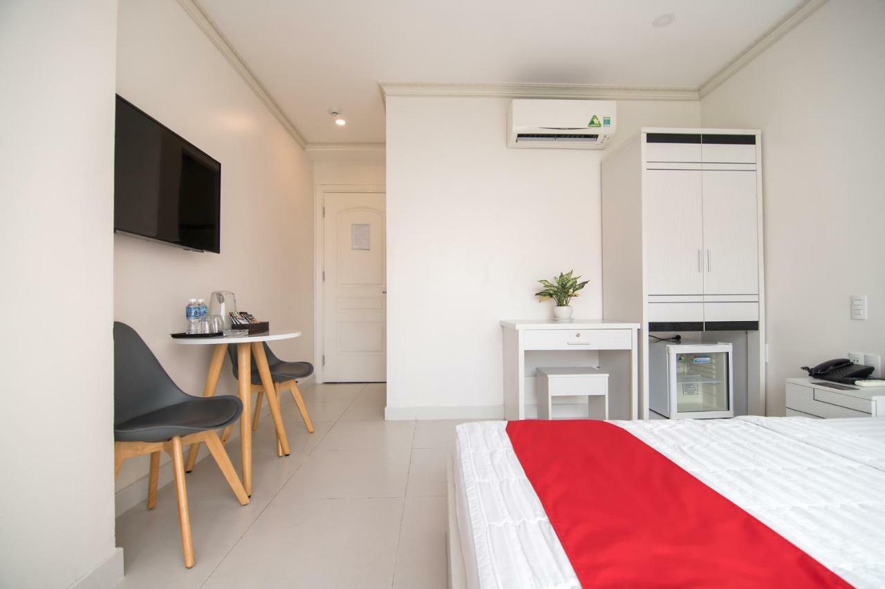Bin Bin Hotel 4 - Near Sunrise City D7 Ho Chi Minh-stad Buitenkant foto
